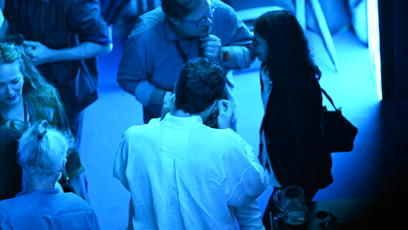 FOTO: Ester Geislerová si party Jiřího Macháčka užila po svém.
