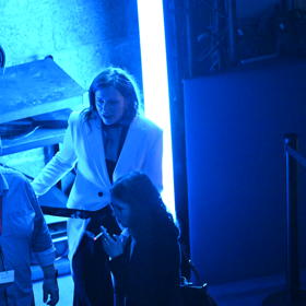 Ester Geislerová na party Jiřího Macháčka.