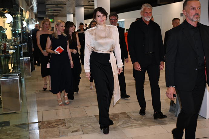 FOTO: Úchvatná Juliette Binoche. – stránka 12