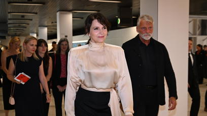 FOTO: Juliette Binoche převezme ve Varech cenu.