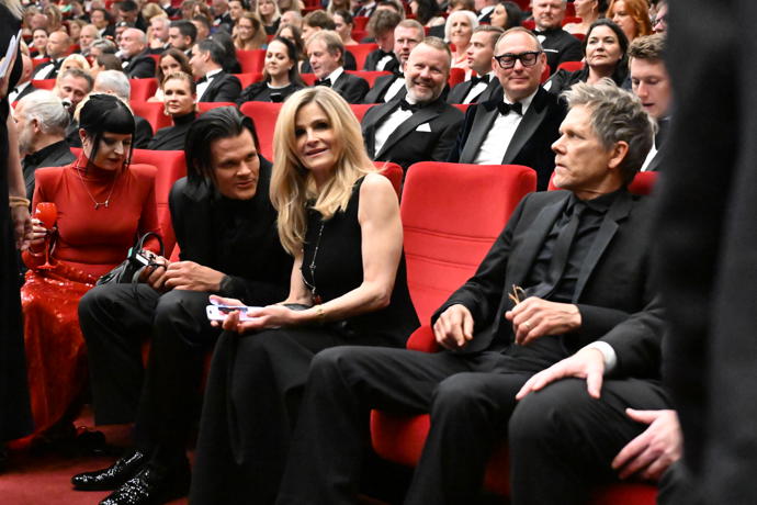 FOTO: Kevin Bacon působil mírně nervózně.