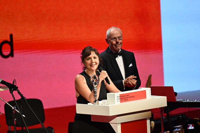 FOTO: Maggie Gyllenhaal promluvila k publiku. – stránka 1565