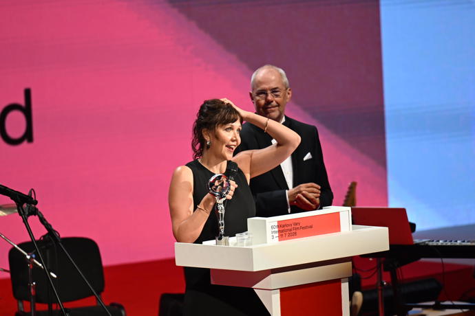FOTO: Maggie Gyllenhaal promluvila k publiku. – stránka 1615