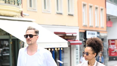 FOTO: Zpěvák Ondřej Ruml s partnerkou Lindou Fernandez Saez.