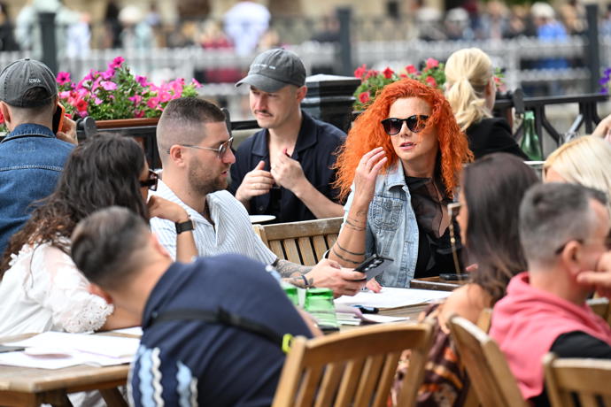 FOTO: Celebrity na kolonádě. – stránka 1622