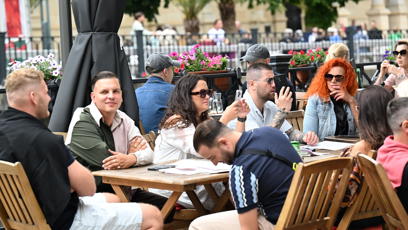 FOTO: Celebrity na kolonádě.