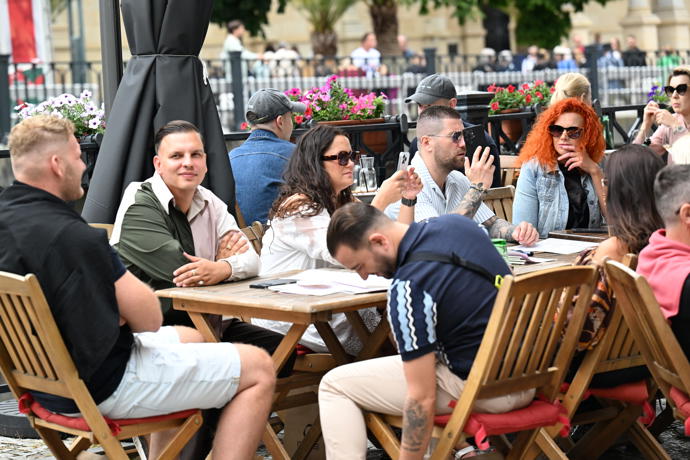 FOTO: Celebrity na kolonádě. – stránka 1621