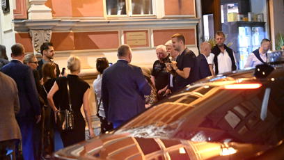 FOTO: Petra Pavla obklopili fanoušci.