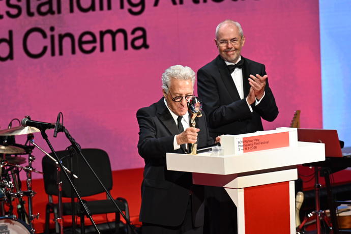 FOTO: Americký herec Dustin Hoffman převzal Křišťálový glóbus. – stránka 1712