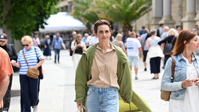FOTO: Daniela Brzobohatá se šla po kolonádě projít sama.