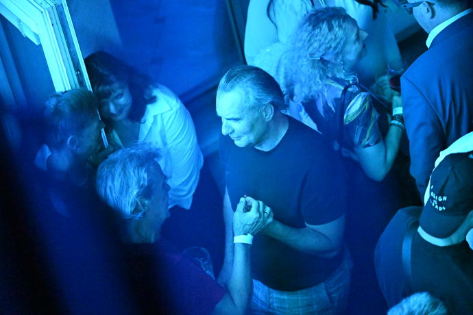 FOTO: Jiří Macháček na své narozeninové party. – stránka 126