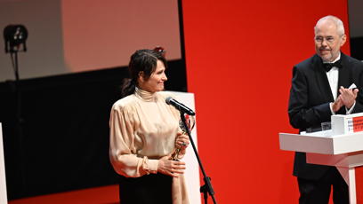 FOTO: Juliette Binoche byla viditelně dojatá.