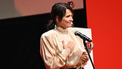 FOTO: Juliette Binoche byla dojatá.