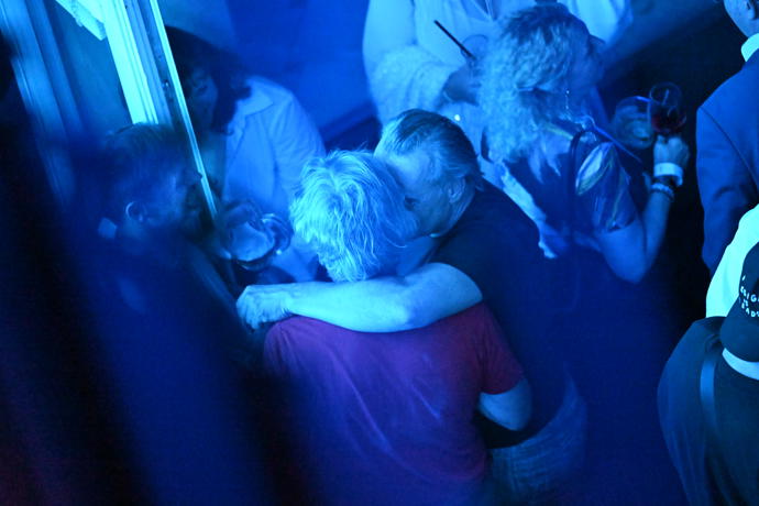 FOTO: Rozjetá party Jiřího Macháčka. – stránka 115