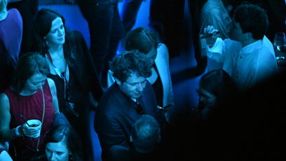 FOTO: Kuřáci na party Jiřího Macháčka.