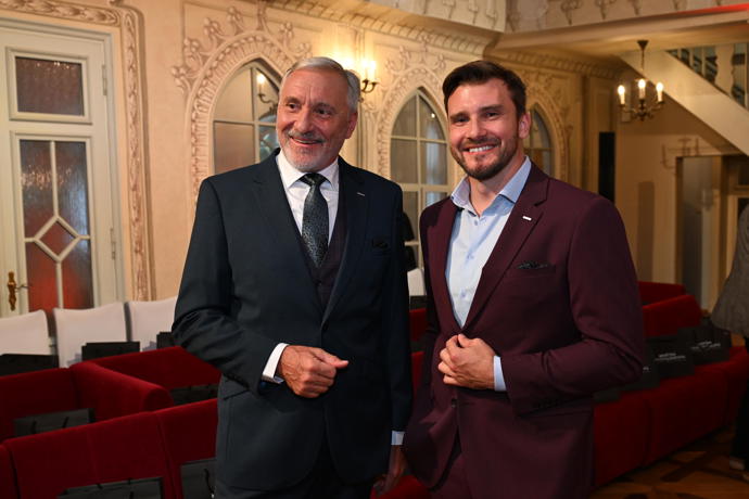 FOTO: Matyáš Čenský je svému otci velmi podobný. – stránka 12