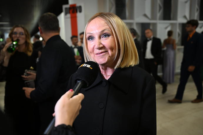 FOTO: Zpěvačka Bára Basiková během rozhovoru pro eXtra.cz. – stránka 17