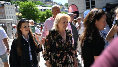 FOTO: Herečka Magda Vašáryová ve Varech.