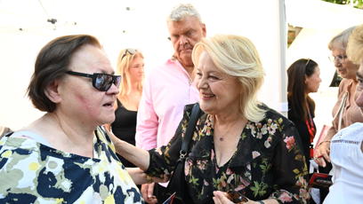 FOTO: Herečka Magda Vašáryová se podepisovala fanouškům.