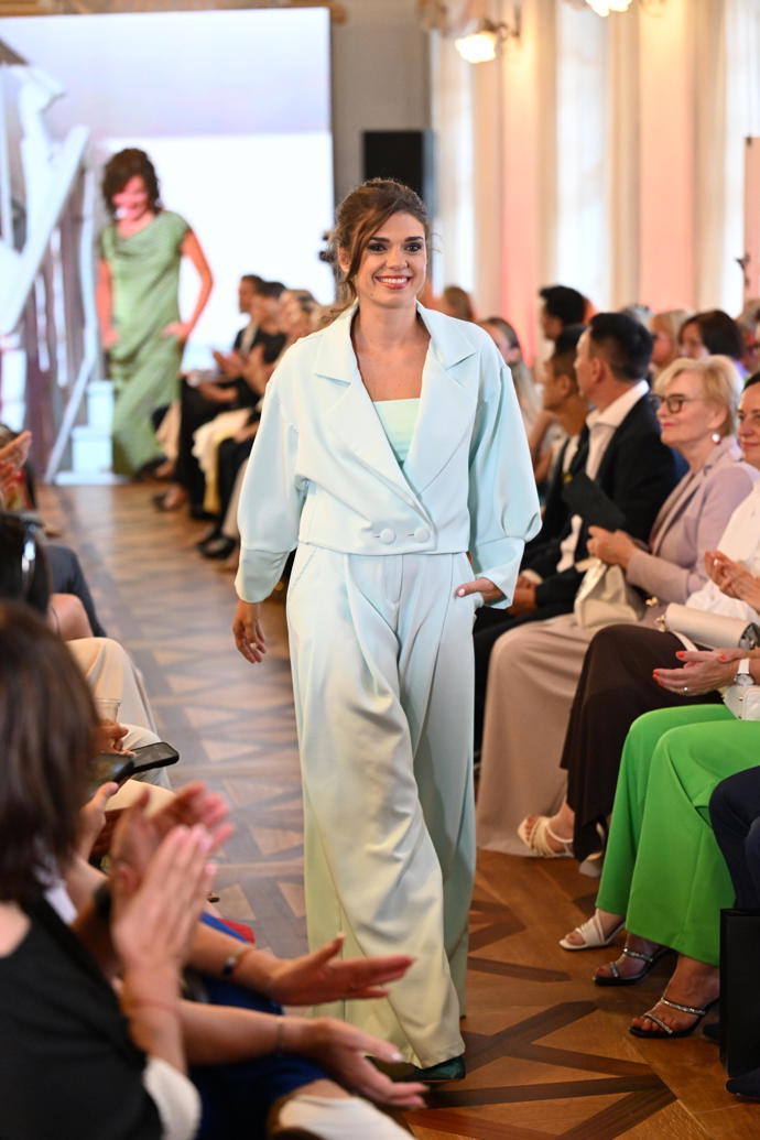 FOTO: Denisa se nesla s elegancí zkušené topmodelky. – stránka 2