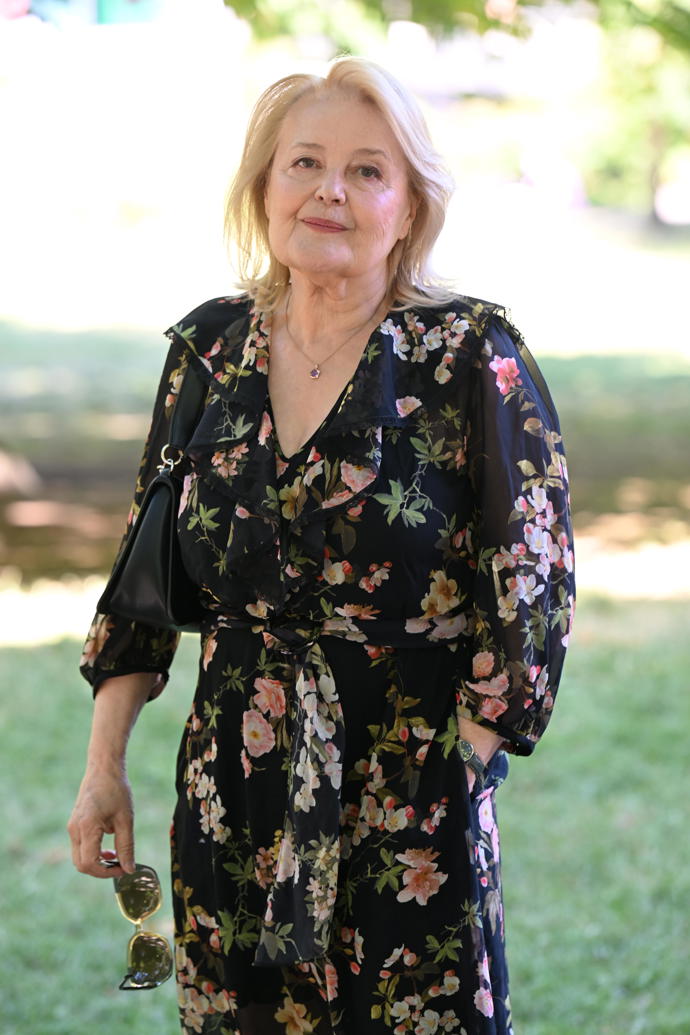 FOTO: Herečka Magda Vašáryová ve Varech. – stránka 25