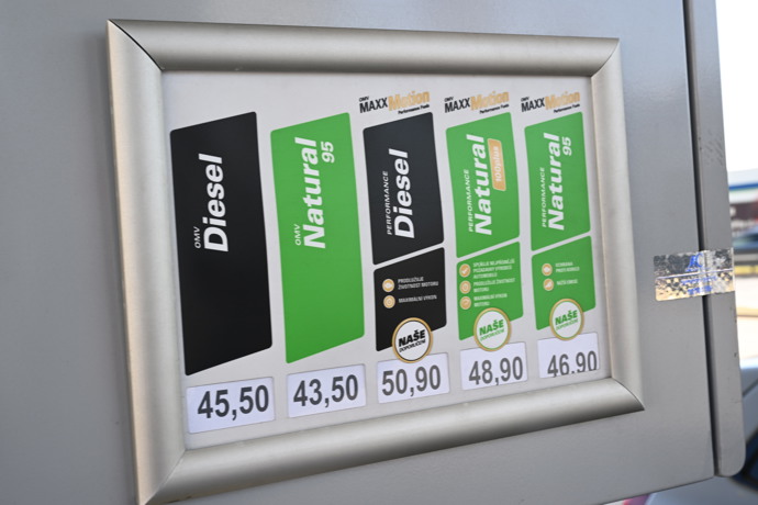 FOTO: Za lépe aditivovanou naftu Performance Diesel zaplatí řidiči až 50,90 Kč za litr. – stránka 2