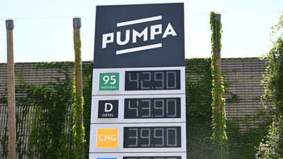 FOTO: Babišova síť Pumpa: Za litr nafty řidiči zaplatí 43,90 Kč, benzin Natural 95 vyjde na 42,90 Kč.