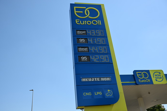 FOTO: Státní síť EuroOil nabízí optimalizovaný benzin Natural 95 za 42,90 Kč a naftu za 43,90 Kč.