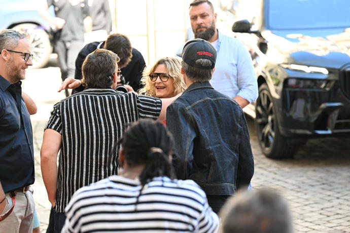 FOTO: Kyra Sedgwick je velmi přátelská. – stránka 12