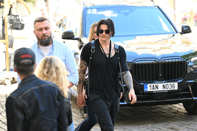 FOTO: Travis Bacon má osobitý styl. – stránka 11