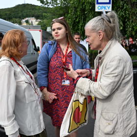 Herečky Zuzana Bydžovská a Iva Janžurová ve Varech.
