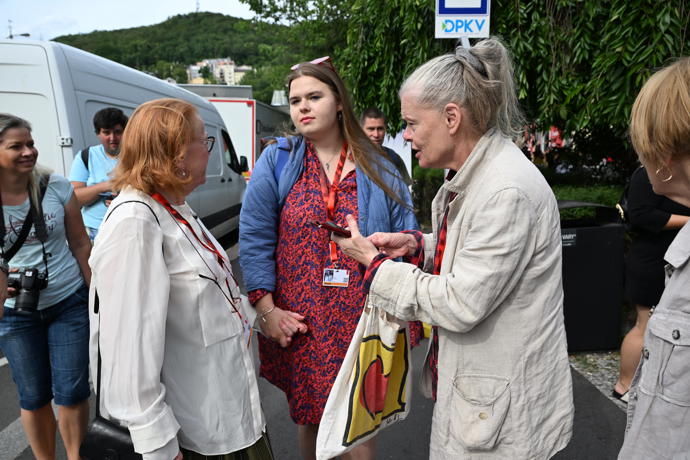 FOTO: Herečky Zuzana Bydžovská a Iva Janžurová ve Varech. – stránka 5
