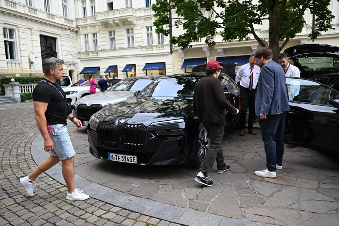 FOTO: Jesse Eisenberg měl ve Varech nabitý program. – stránka 317