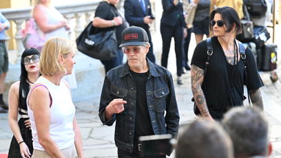 FOTO: Kevin Bacon přijel v kšiltovce, která odkazuje na jeho nový film.