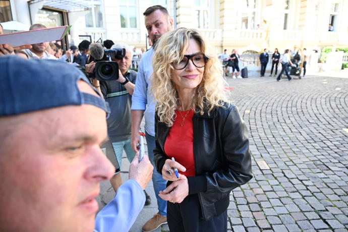 FOTO: Kyra Sedgwick je velmi přátelská. – stránka 13