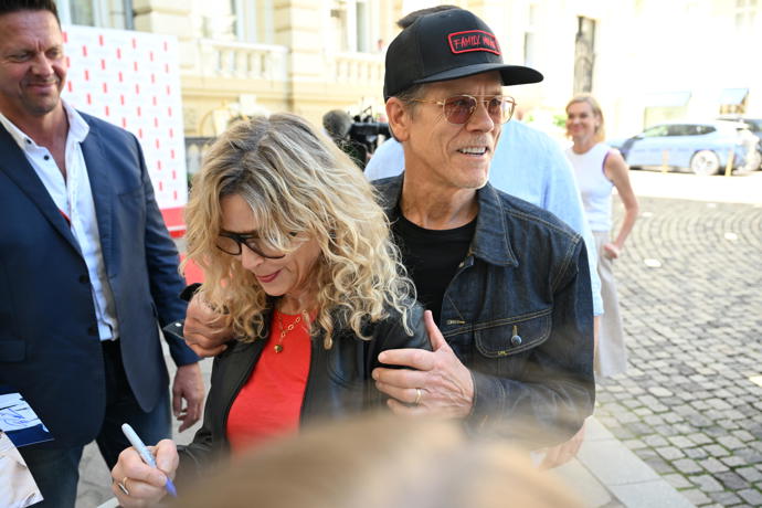 FOTO: Kevin Bacon a Kyra Sedgwick jsou krásný pár. – stránka 9