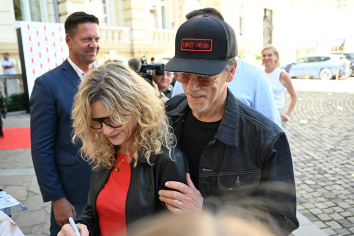 FOTO: Kevin Bacon a Kyra Sedgwick jsou stále velmi zamilovaní. – stránka 8