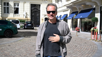 FOTO: Herec Peter Sarsgaard ve Varech.
