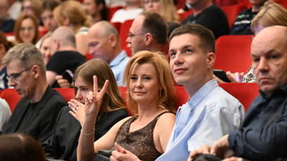 FOTO: Daniel Krejčík si sedl vedle Jitky Schneiderové.