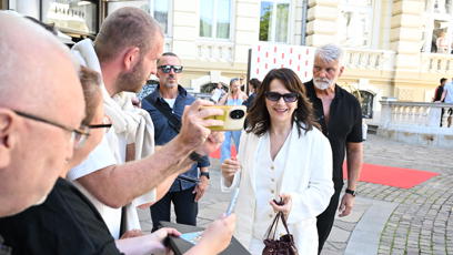 FOTO: Juliette Binoche přišla mezi fanoušky.