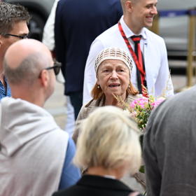 Iva Janžurová dorazila do Varů.