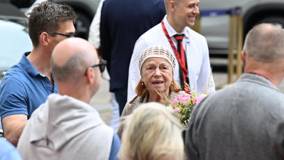 FOTO: Iva Janžurová dorazila do Varů.