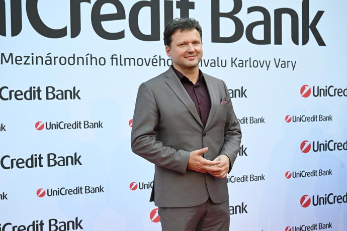 FOTO: Radek Vondráček na party UniCredit Bank ve Varech. – stránka 34