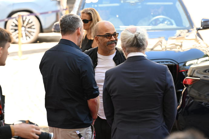 FOTO: Jeffrey Wright se pozdravil s Kryštofem Muchou a Karlem Ochem. – stránka 41