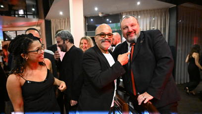 FOTO: Jeffrey Wright si party užíval.