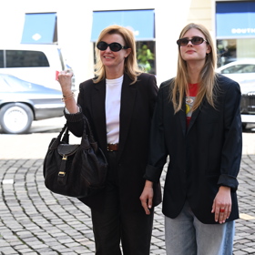 Jitka Schneiderová dorazila s dcerou Sofií Annou.
