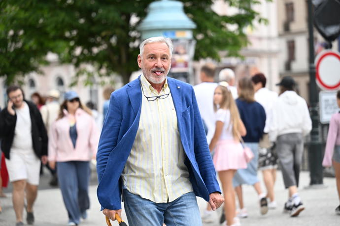 FOTO: Jan Čenský vyplazoval jazyk. – stránka 3