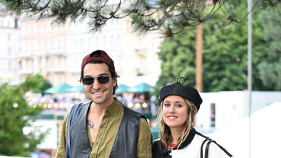 FOTO: Stylový pár karlovarského festivalu.
