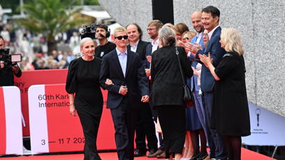FOTO: Bára Basiková na červeném koberci po boku syna.