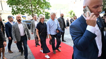 FOTO: Manželé Pavlovi na červeném koberci.